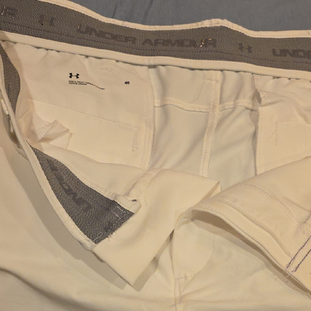 Under Armour Cream/Gray Performance Compression S… - image 1